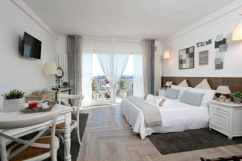 View (from property/room), Photo of the whole room