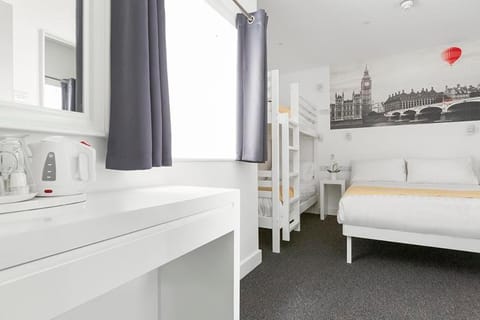 Hotel Meridiana Bed and Breakfast in London Borough of Islington