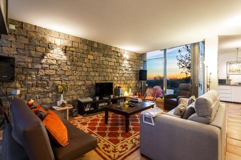 Living room, Garden view