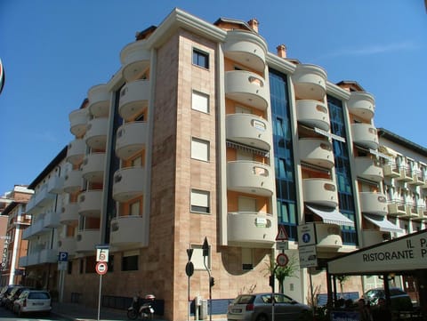 Property building, Facade/entrance