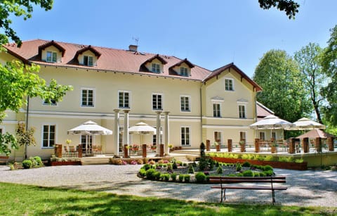 Pałac Kobylin Resort in Masovian Voivodeship