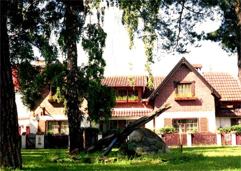 Facade/entrance, Off site, Street view