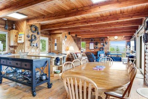 Port Angeles Blue Mountain Lodge with Bunkhouse House in Olympic National Park