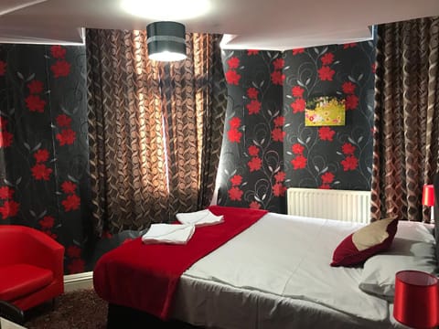 Pacific Inn London Heathrow Bed and Breakfast in Southall