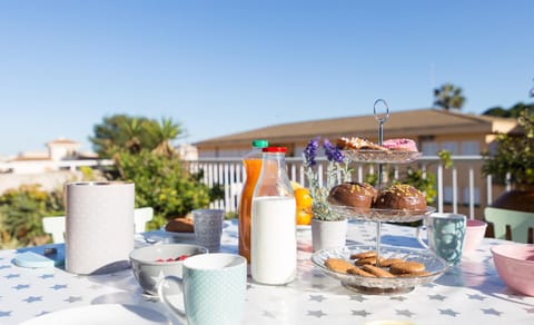 Balcony/Terrace, Food, Drinks