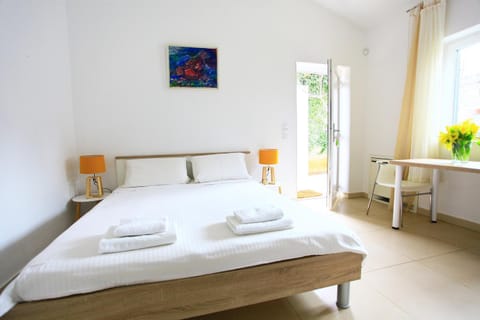 Bed, Photo of the whole room