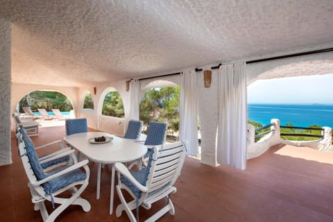 Patio, Day, View (from property/room), Balcony/Terrace, Dining area, Sea view