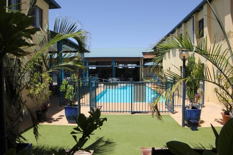 Ningaloo Coral Bay Backpackers Hostel in Coral Bay