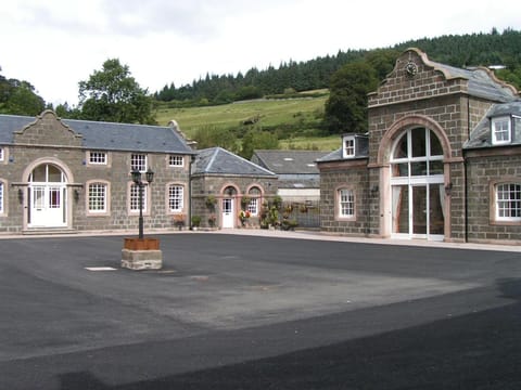 Property building, Location