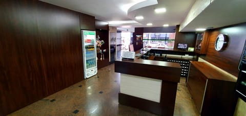 Lobby or reception, Alcoholic drinks, Non alcoholic drinks