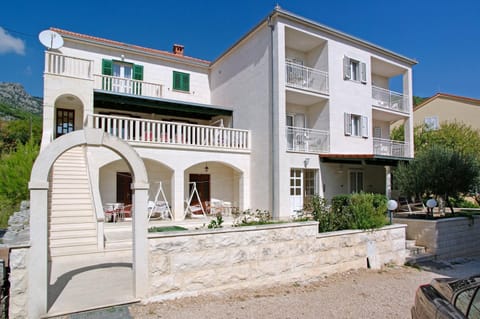 Property building, Facade/entrance