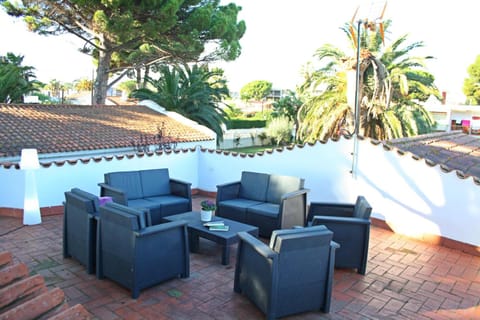 Superb Seafront Villa House in Cambrils