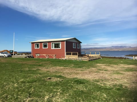 Property building, Spring, Day, People, Natural landscape, Summer, Beach, On site, Family