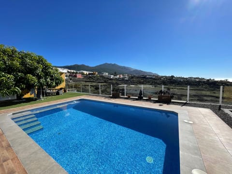 Natural landscape, Mountain view, Pool view, Swimming pool, sunbed