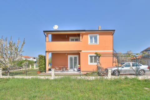 Facade/entrance, Garden view