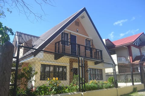 Zya 3BR A-House Holiday rental in Baguio