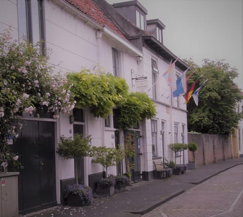 Property building, Facade/entrance