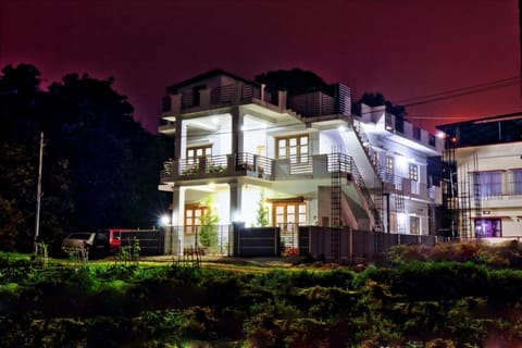 Coorg Rahul Villa- 3 Deluxe Bedrooms Holiday rental in Madikeri