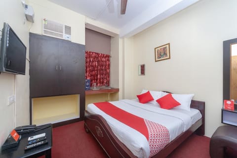 OYO B Square Homes Hotel in Coimbatore