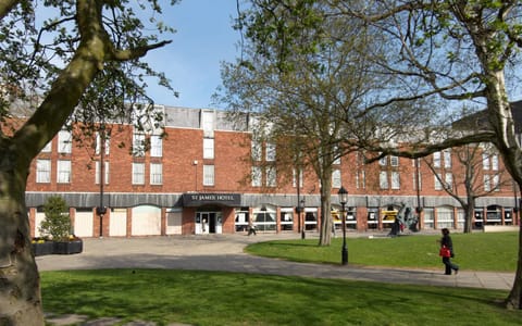 Property building, Facade/entrance, Landmark view