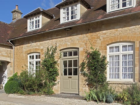 Aintree Cottage House in West Oxfordshire District