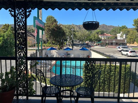 Seating area, Pool view