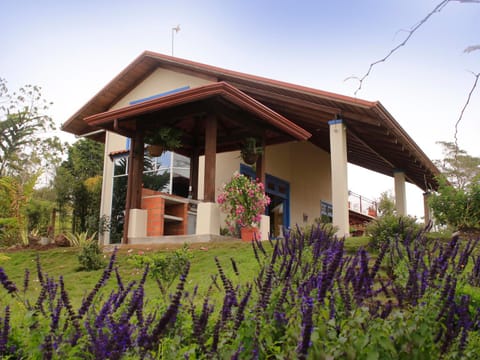 Casa Bartzis, Close to Orosi and Tapanti National Park Country House in Cartago Province, Costa Rica