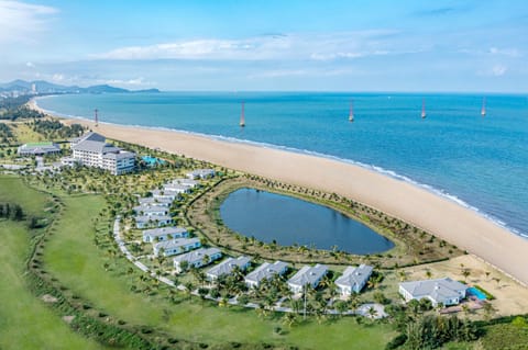 Melia Vinpearl Cua Hoi Beach Resort Estância in Laos