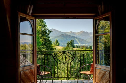 Balcony/Terrace, Mountain view