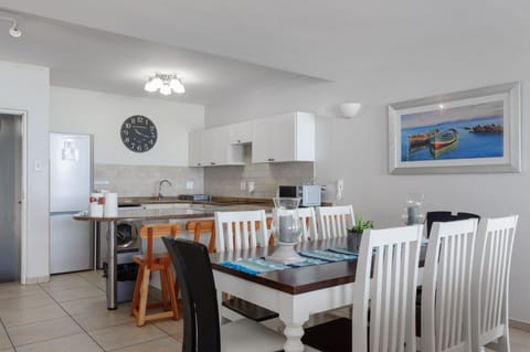 Suntrap 6 - FAMILY ONLY Apartment in Dolphin Coast