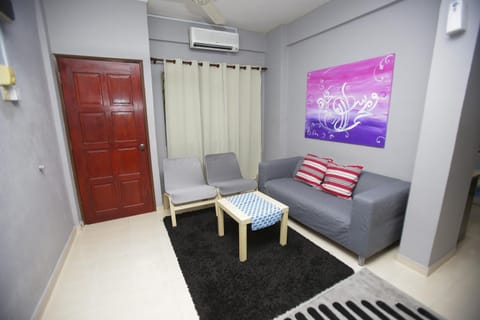 Putra Harmoni Putrajaya (Tiny Suite, 3 AC Bedrooms, 1 Bath, WiFi, Ground Floor) by MRK Copropriété in Putrajaya