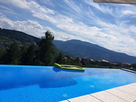 Mountain view, Swimming pool