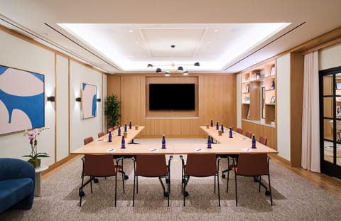 Meeting/conference room