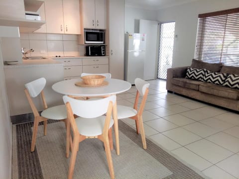 Cranbourne Court Beachside Apartments Copropriété in Maroochydore