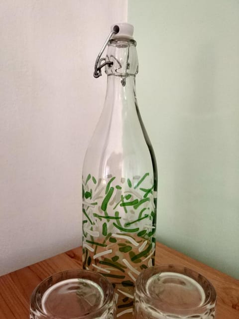 Decorative detail, Drinks