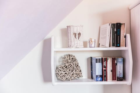 Library, Decorative detail