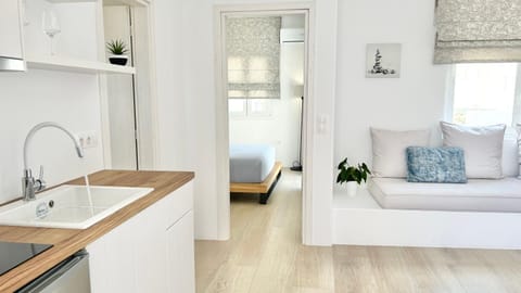 Anita Rooms & Suites Milos Apartment hotel in Milos