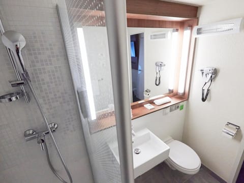 Shower, Toilet, Bathroom, Area and facilities