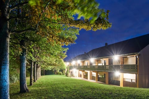 Night, Garden view