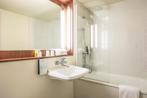 Toilet, Bathroom, Bath, towels