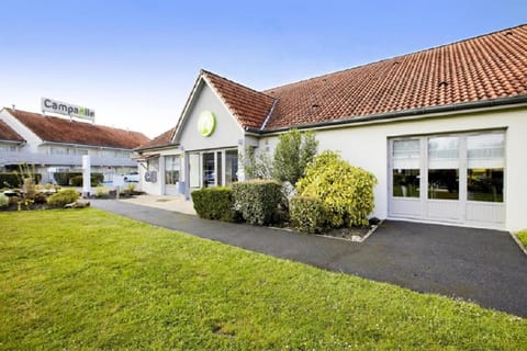 Property building, Facade/entrance, Garden