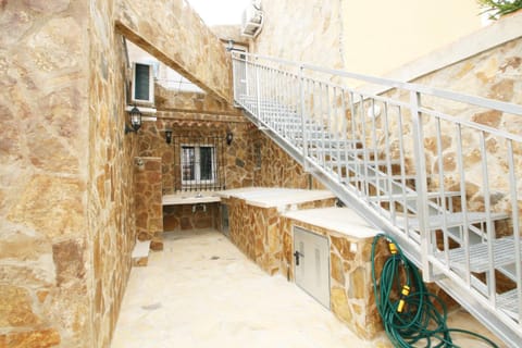 Patio, Banquet/Function facilities, Area and facilities