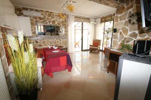 TV and multimedia, Living room, Other, Photo of the whole room, Decorative detail, Seating area, Area and facilities