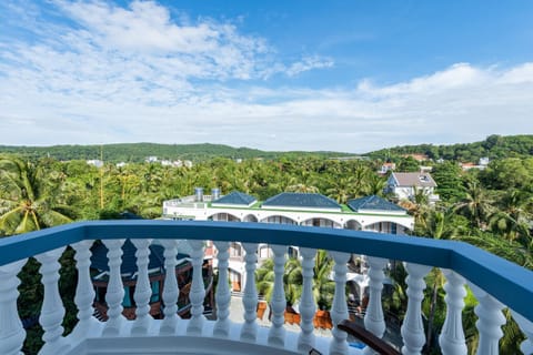 Balcony/Terrace, Mountain view