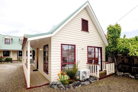 Kitty's Cottages - Managed by BIG4 Strahan Holiday Retreat Appart-hôtel in Strahan