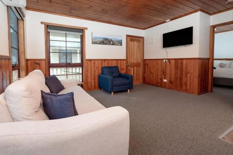 Kitty's Cottages - Managed by BIG4 Strahan Holiday Retreat Apartahotel in Strahan