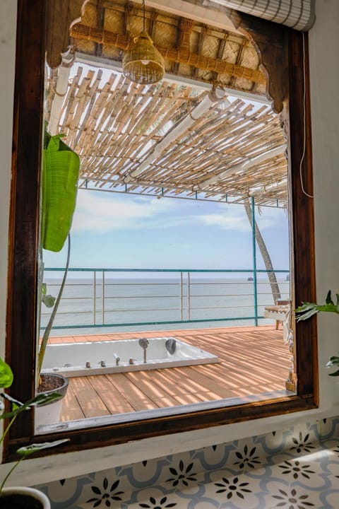 Day, Natural landscape, Bathroom, View (from property/room), Balcony/Terrace, Sea view