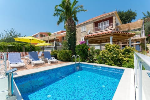 Property building, Swimming pool, Swimming pool