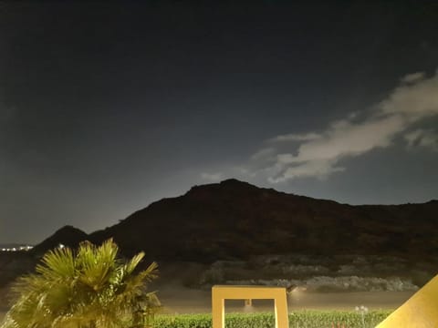 Balcony/Terrace, Mountain view, Street view