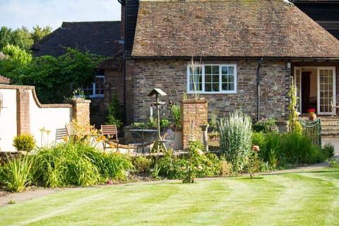 Magpies Lodge Bed and Breakfast in Borough of Waverley